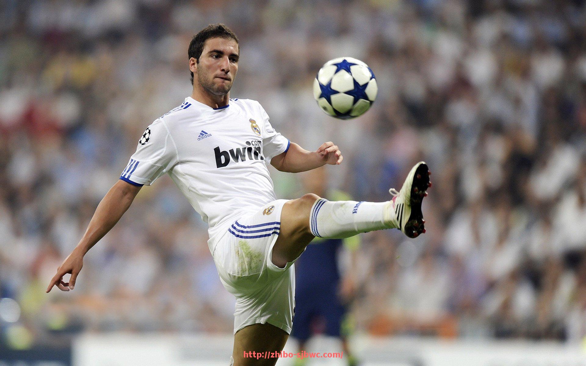 世俱杯直播-法甲顶级球员的赛季表现与成就